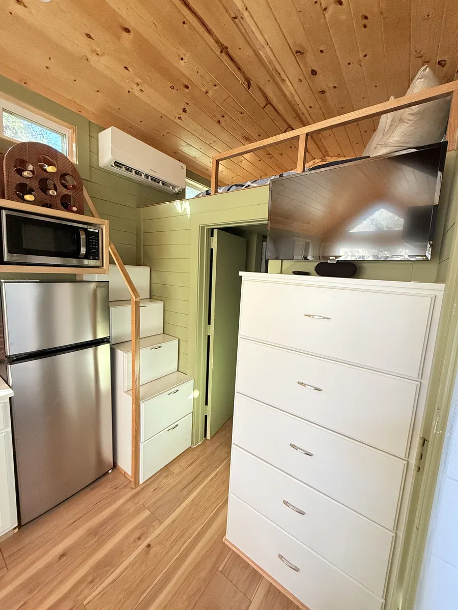 2024 Custom-Built Tiny Home – Off-Grid Capable - Image 3