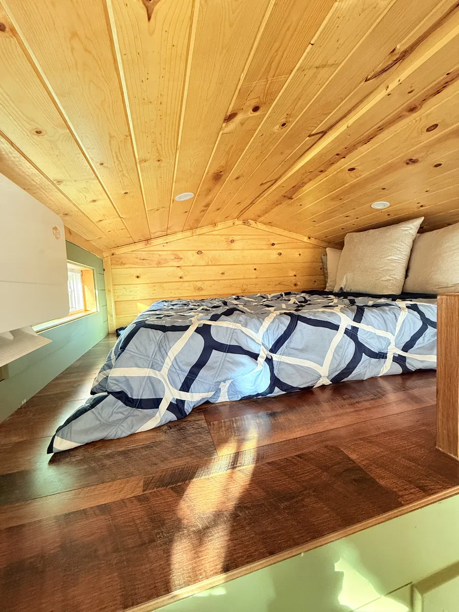 2024 Custom-Built Tiny Home – Off-Grid Capable - Image 6