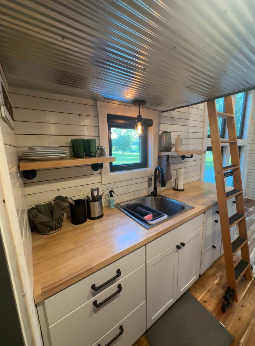 Charming 20ft Custom Tiny Home on Wheels - - Image 8